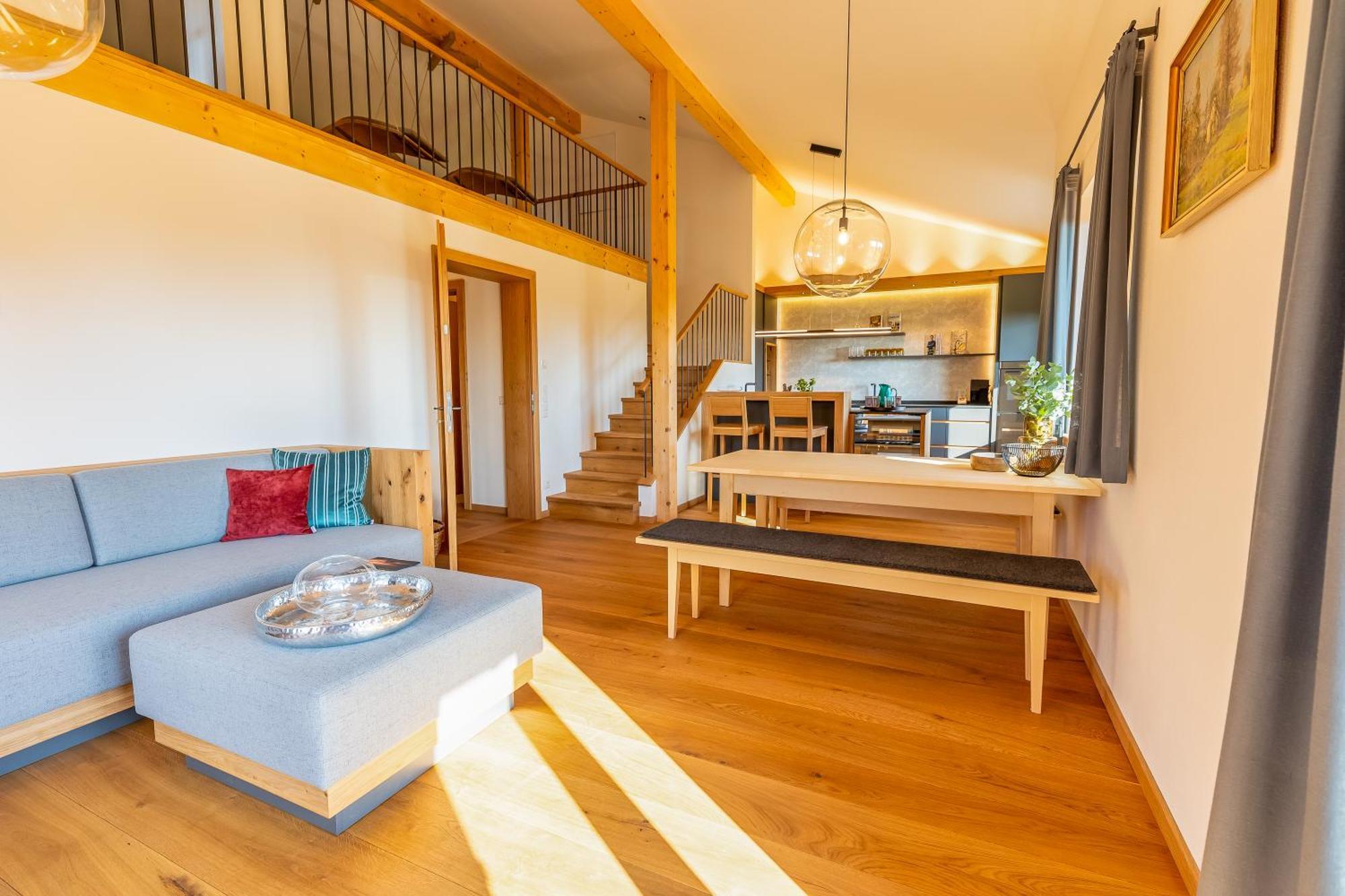 Graf Chiemo Suites - Direkt Am Chiemsee Mit Separatem Seezugang Chieming Exterior photo